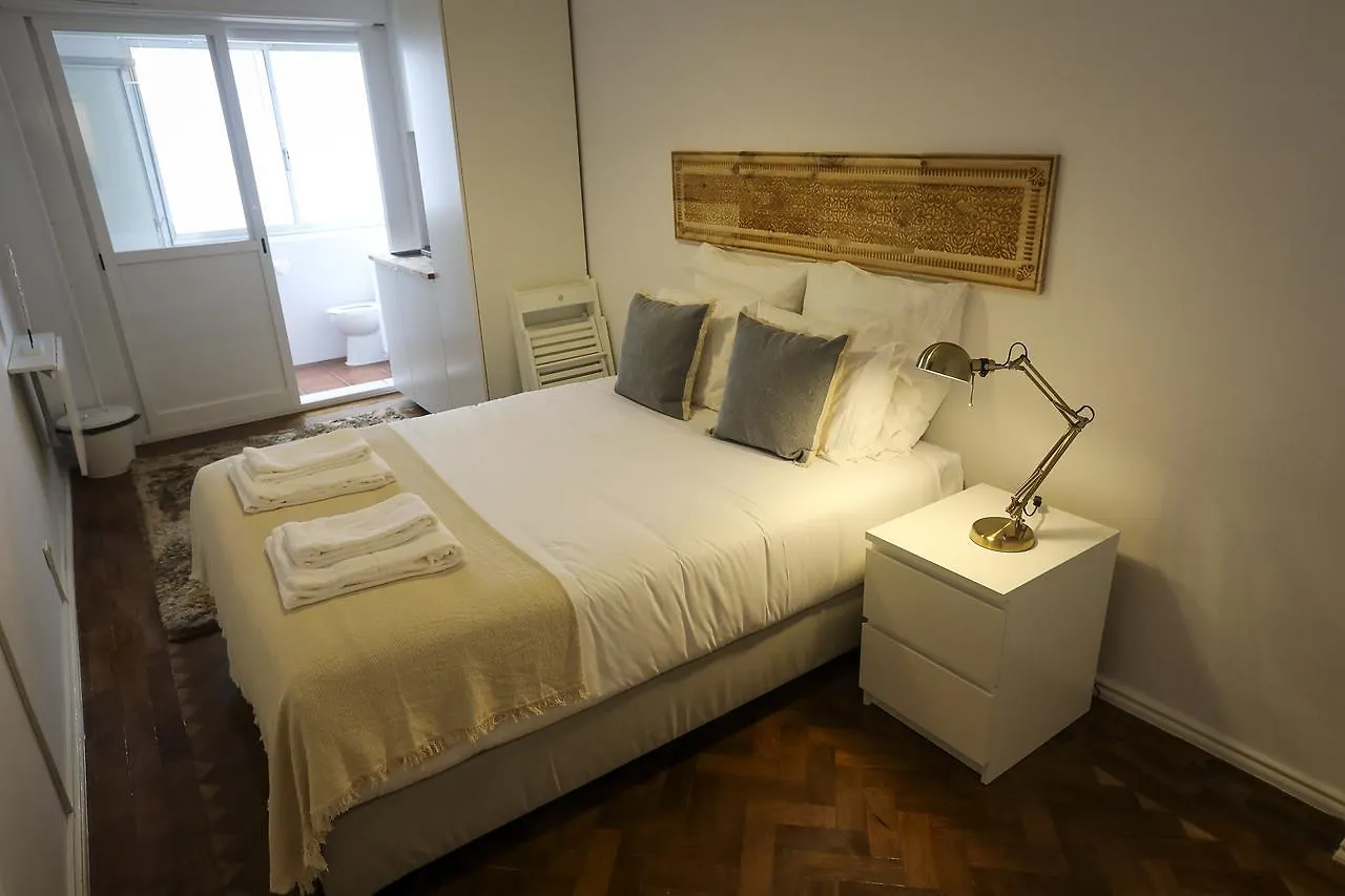 Guest house 67 Suites Lisbon
