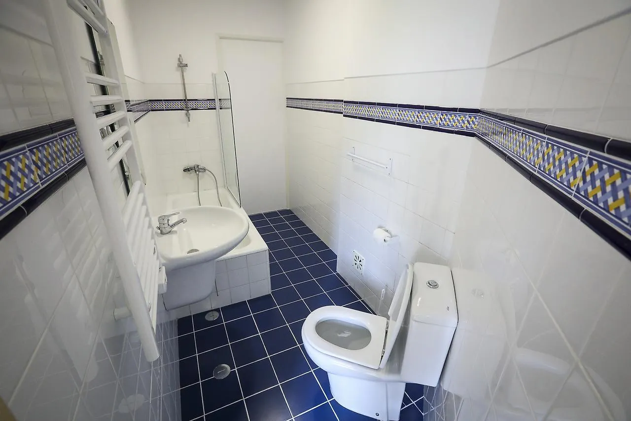 67 Suites Lisbon 3*,